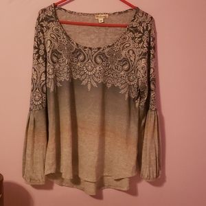 Ombre Paisley Design Long Sleeve Tee [World Unity]